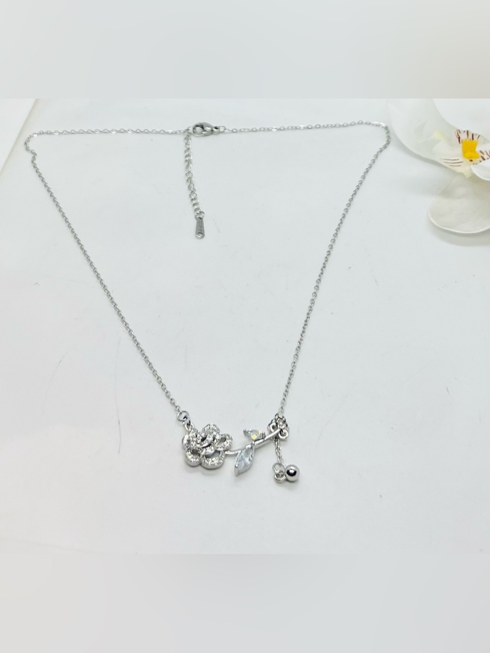Brand New,  Stainless Steel Flower Pendant Necklace 16”